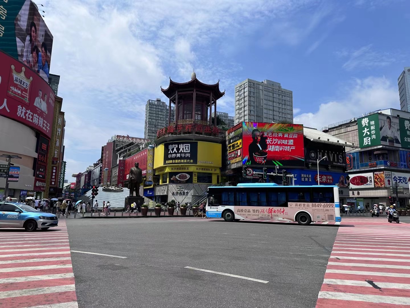 全国公交车身广告