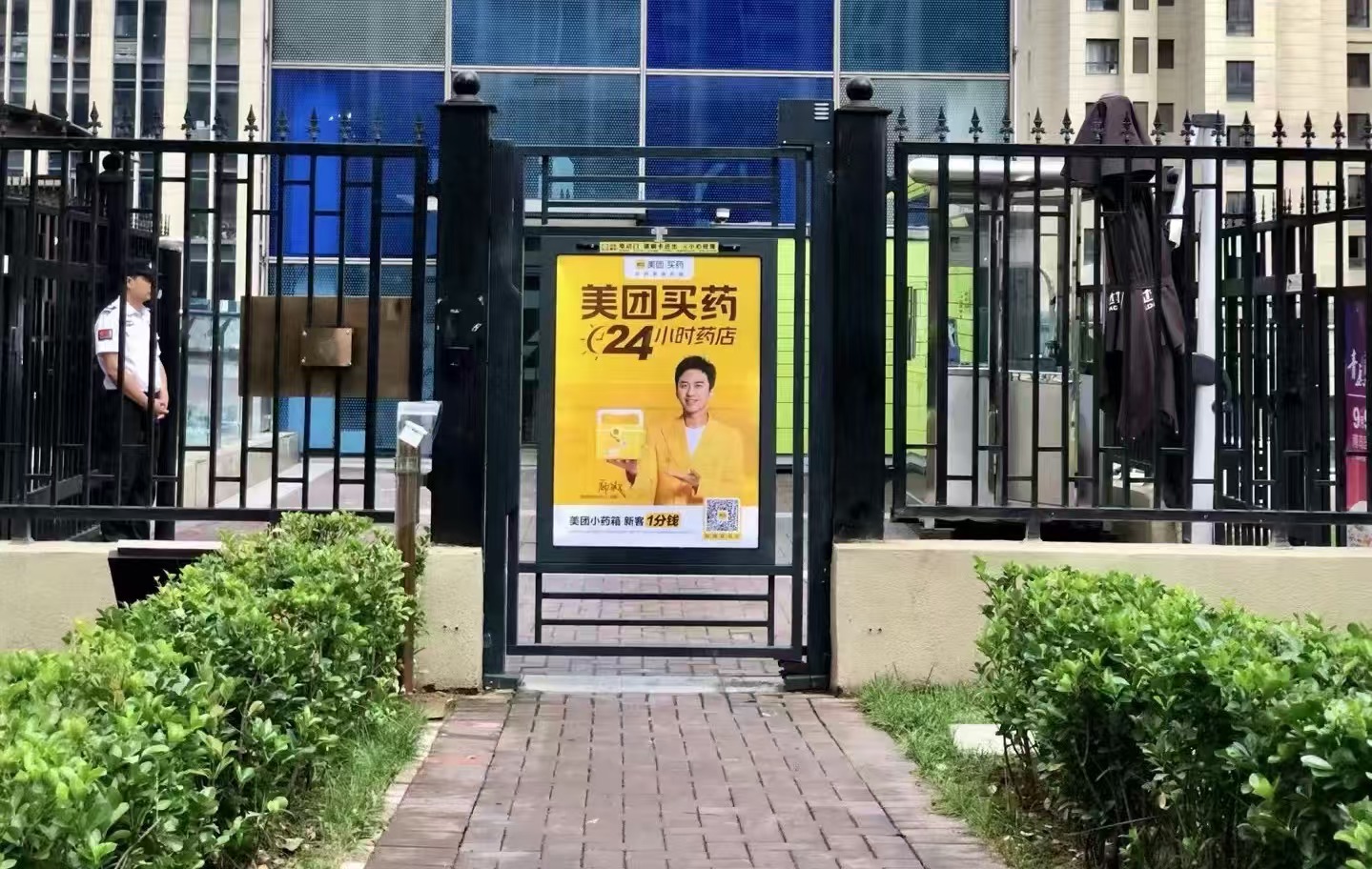 门禁灯箱广告